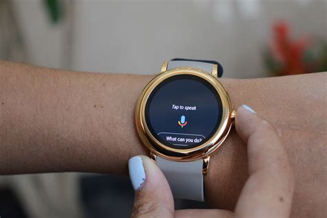 Marc Jacobs Riley Touchscreen Smartwatch review.